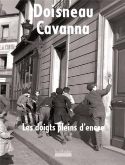Les doigts pleins d'encre