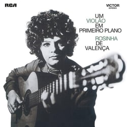 Um Violao Em Primeiro Plano