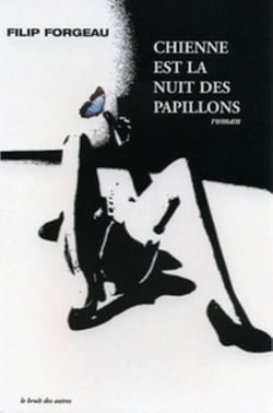 Chienne  la nuit des papillons