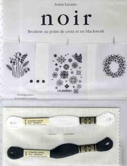 Noir - broderie au point de croix et en blackwork