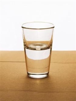 Matelli : glass of water