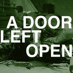 A Door Left Open - édition colorée