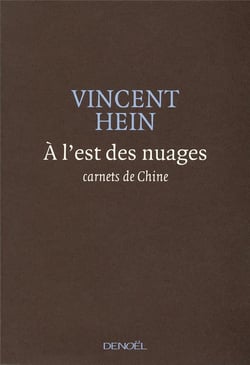 À l'est des nuages