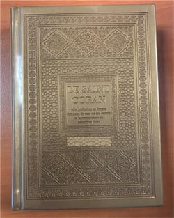 Saint Coran - édition bilingue français/arabe ; avec pages arc-en-ciel (rainbow) ; couverture or