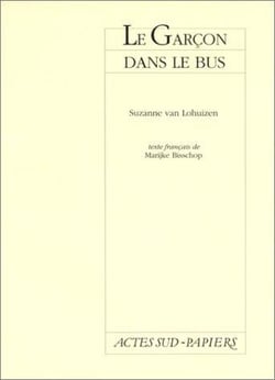 Le garçon dans le bus