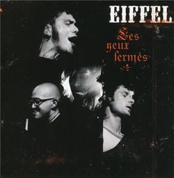 Les yeux fermés