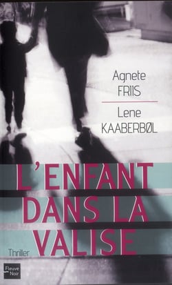 L'enfant dans la valise