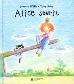 Alice sourit