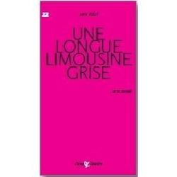 Une longue limousine grise