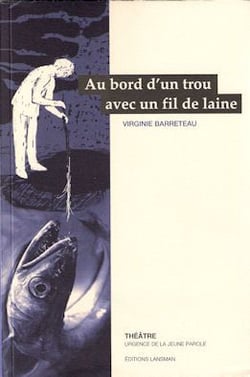 Au bord d'un trou avec un fil de laine