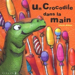 Un crocodile dans la main