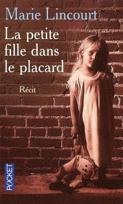 Petite Fille Dans Le Placard