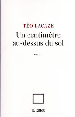 Un centimètre au dessus du sol