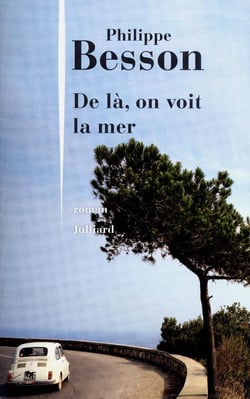 De là, on voit la mer