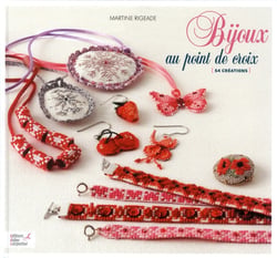 Bijoux au point de croix