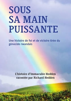 SOUS SA MAIN PUISSANTE