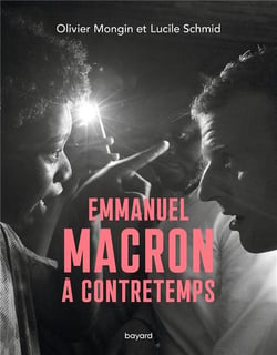 Emmanuel macron à contretemps