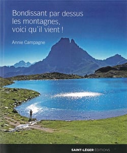 Bondissant par dessus les montagnes, voici qu'il vient!