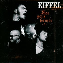 Les yeux fermés