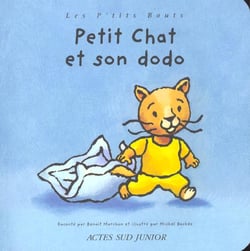 Petit chat et son dodo