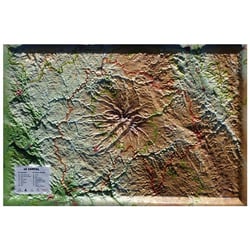 Carte en relief du Cantal