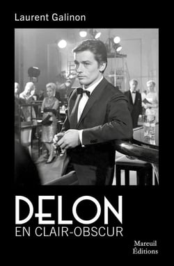 Delon en clair obscur : plein soleil sur la dernière icone du cinéma
