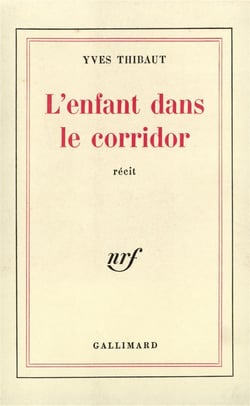 L'enfant dans le corridor