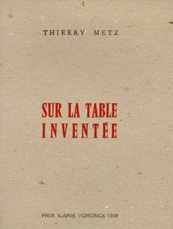 Sur la table inventée
