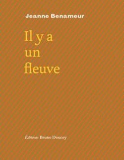 Il y a un fleuve