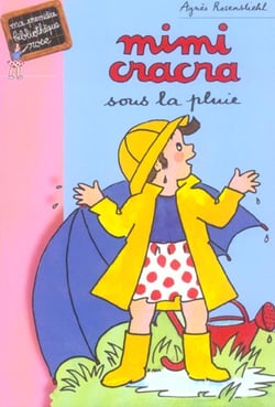 Mimi cracra joue sous la pluie