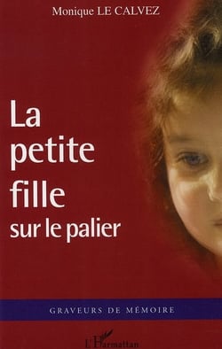 La Petite Fille Sur Le Palier