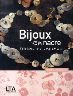 Bijoux en nacre perles et boutons