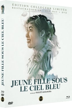 Jeune fille sous le ciel bleu