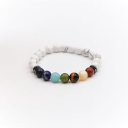 Bracelet perles 8 mm - 7 chakras et howlite