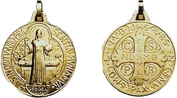 MEDAILLE DE ST BENOIT DOREE