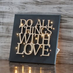 Écriture en bois " Do all things with love" 
