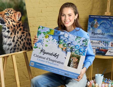 Peinture par Numéro Figured'Art avec Cadre - Leopard curieux - Kit de Loisir Créatif DIY Numéro d'Art Complet - 40x50cm toile tendue sur châssis