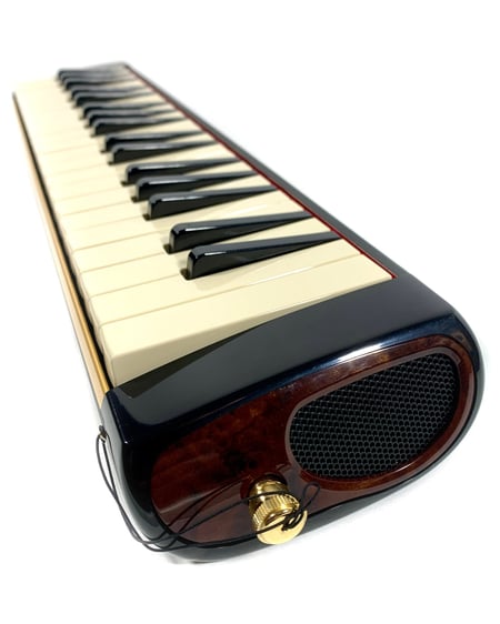 media/mkp/8b8443f0fa834a6cb7a331e9d8d46796