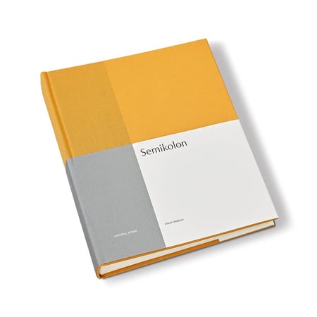 Album photo Semikolon Natural Affair Golden Hour – 40 feuilles – 21,1 × 25,5 cm – papier crème – couverture en lin doré