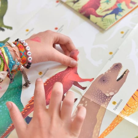Poster découverte avec stickers dinosaures