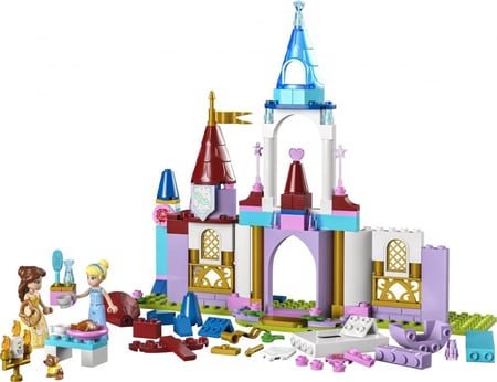 Les Princesses Posent Devant Le Chateau - Disney Traditions