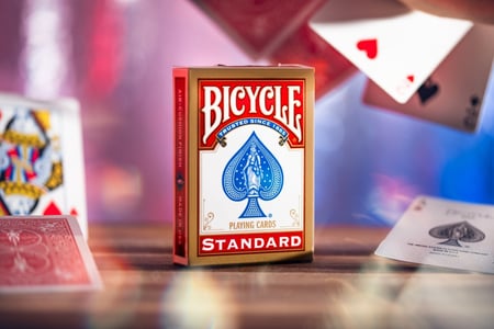 Jeu de 54 Cartes Poker Standard Dos Rouge - Bicycle - Acheter vos Jeux de  société en famille & entre amis - Playin by Magic Bazar