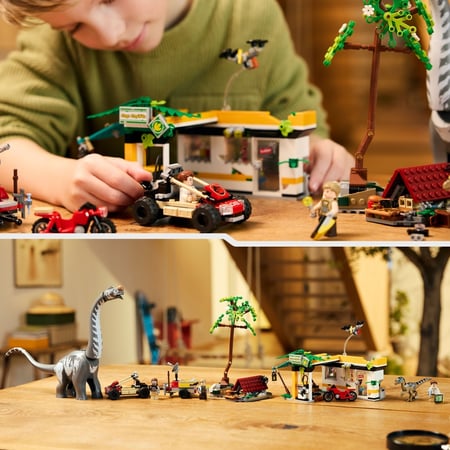 LEGO Jurassic World La Poursuite du Vélociraptor et du Titanosaure - Jouet Dinosaure - Voiture 4x4 & Moto - 3 Minifigurines - Cadeau Original pour Garçon ou Fille dès 7 ans 76973