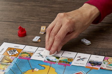 Monopoly voyage - nouvelle version en euros - Hasbro - Ludessimo - jeux de  société - jeux et jouets d'occasion - loisirs créatifs - vente en ligne