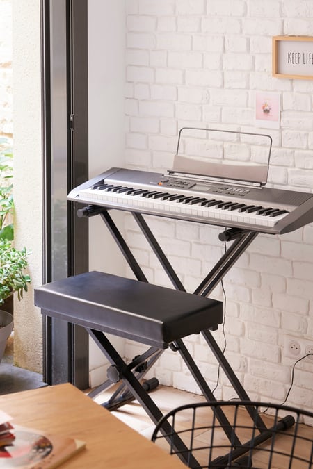 Support Piano en X - Musicali - Location vente d'instruments de musique