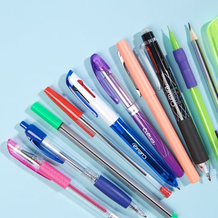 Pack stylo 4 couleurs effaçable et rechargeable + cartouches fantaisie -  Cultura - Stylos Effaçables - Stylos