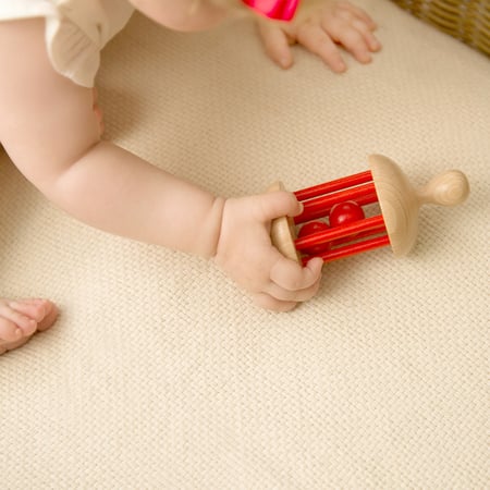 Hochet à grelot captif - Bébé – Art-Montessori-Canusmex