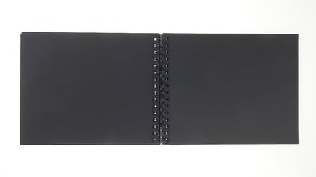 Carnet à dessin 26x21 cm - 40 feuilles noires - 190g - Monali