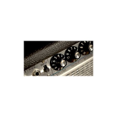 media/pim/68-custom-twin-reverb-230v-eu-0885978402731_4.JPG