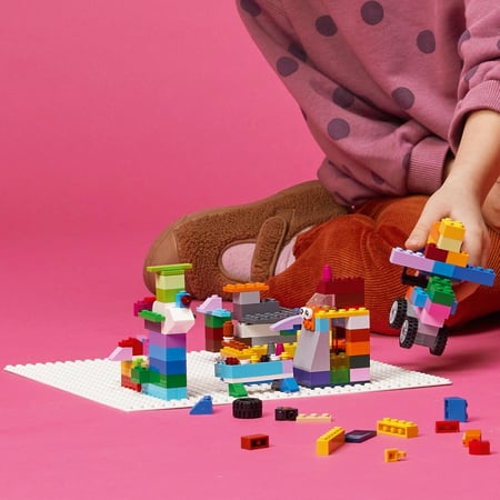 LEGO répond aux préoccupations concernant les marques de moisissure sur les  plaques imprimées